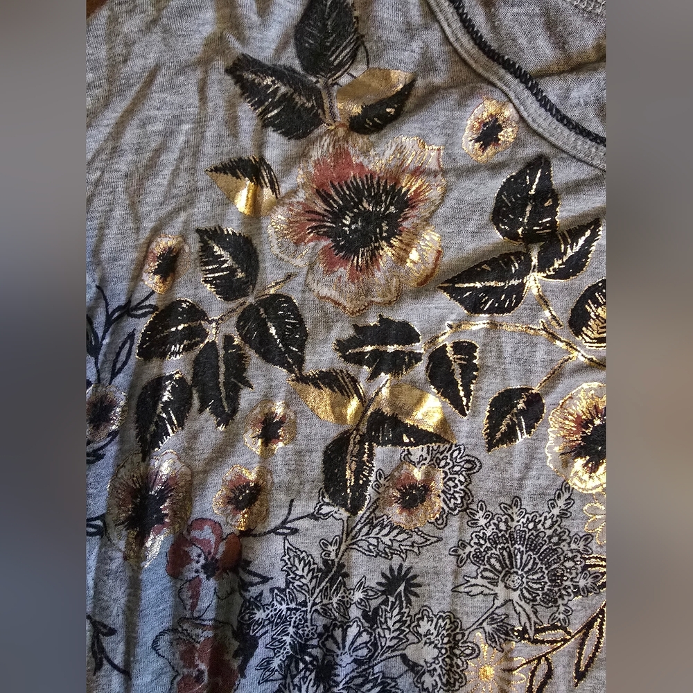 Metallic Floral Top - Picture 2 of 5